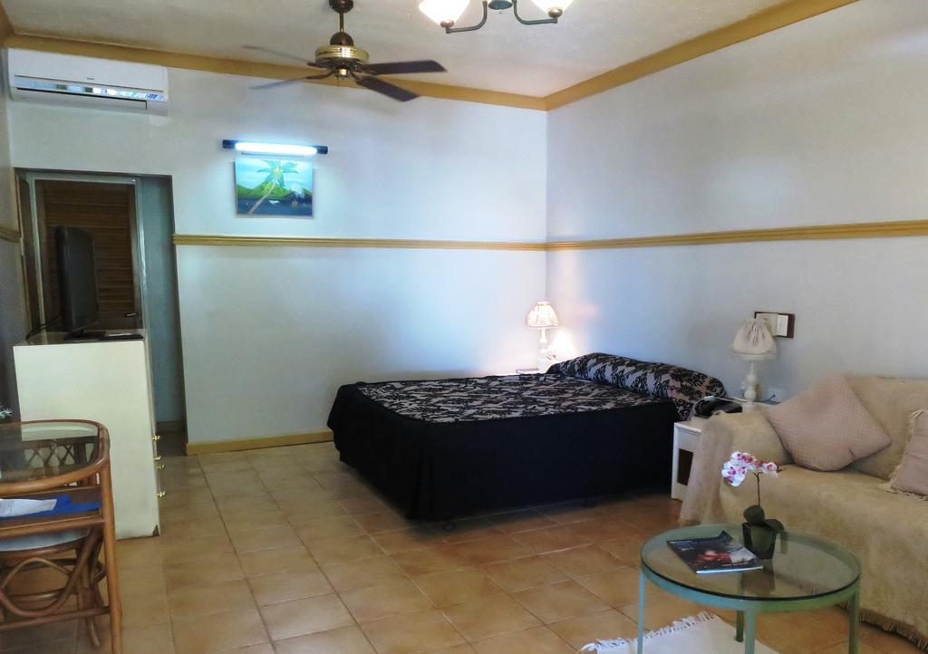 Rabaul Hotel Rum bild